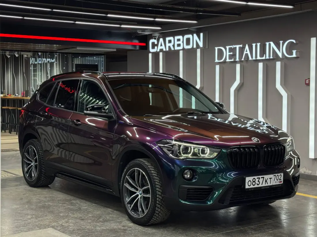 BMW X6 в пленке-хамелеон